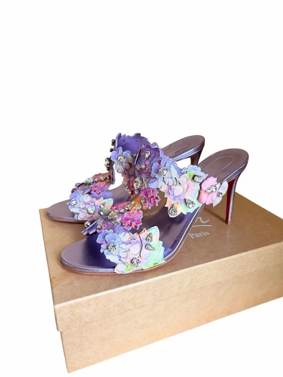 Christian Louboutin Flora
85mm crystal accent wedding heels RETAIL 2,995 - Picture 6 of 13